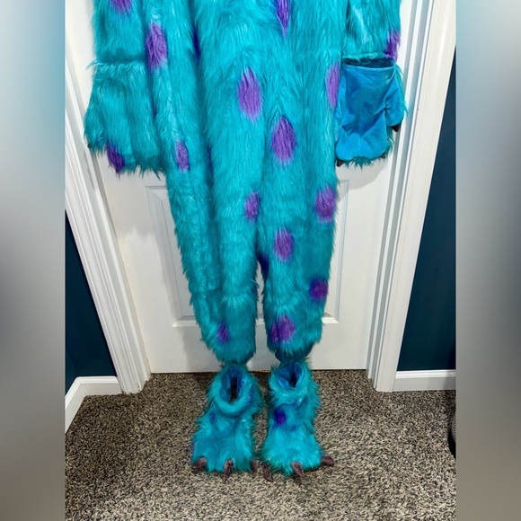 Size large hooded Disney Pixar’s Monsters, Inc. Sulley Costume for Adults - Picture 4 of 11
